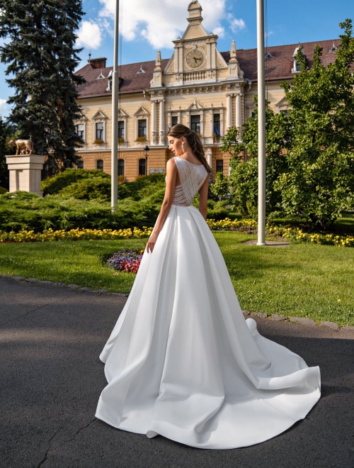 https://elisebride.ro/images/stories/virtuemart/product/17 Olivia       (3).jpg